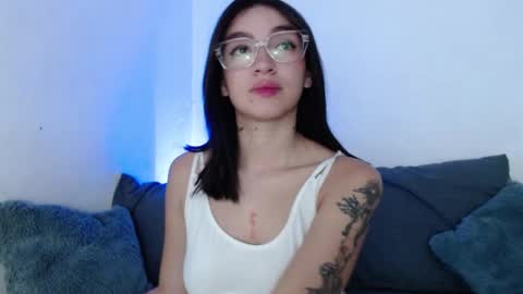 Caroline online show from September 17, 2025, 12:51 pm