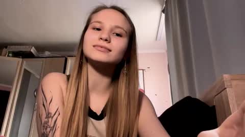 Snapshot of carollgalle chatting on February 18, 2026, 8:43 am Carolina online show from February 18, 2026, 8:43 am