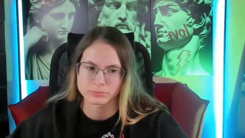 carrie_roses online show from September 16, 2025, 4:13 am