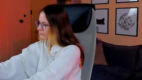 carrie_roses online show from October 2, 2025, 4:41 am