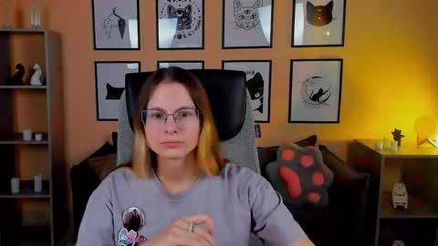 carrie_roses online show from October 3, 2025, 5:04 am