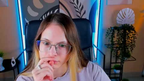 carrie_roses online show from October 6, 2025, 4:21 am