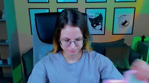 carrie_roses online show from October 14, 2025, 4:13 am