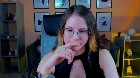 carrie_roses online show from October 15, 2025, 4:56 am