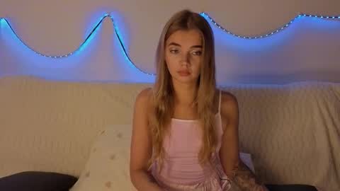 carriebradshawww online show from October 6, 2025, 12:57 pm