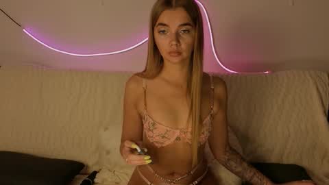 carriebradshawww online show from October 9, 2025, 2:26 pm