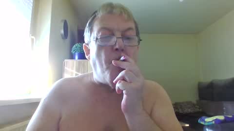 Snapshot of carsten21101 chatting on March 5, 2025, 8:21 am carsten21101 online show from March 5, 2025, 8:21 am