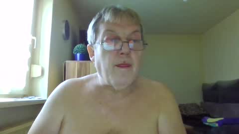 Snapshot of carsten21101 chatting on March 12, 2025, 8:51 am carsten21101 online show from March 12, 2025, 8:51 am