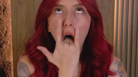 Casandra  online show from December 5, 2025, 7:54 pm