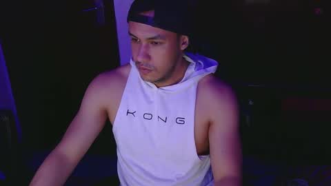Snapshot of casas_oom chatting on February 9, 2025, 5:40 am online show from February 9, 2025, 5:40 am