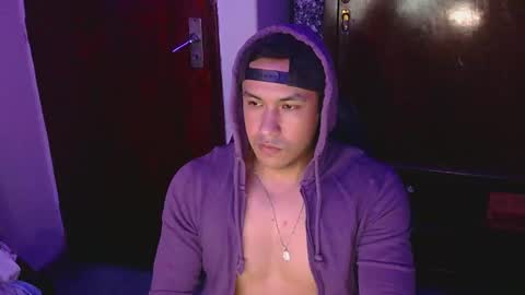 Snapshot of casas_oom chatting on March 1, 2025, 8:02 am online show from March 1, 2025, 8:02 am