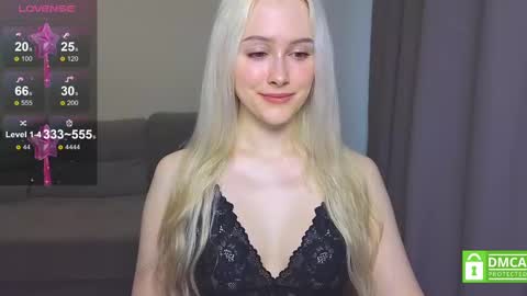 Snapshot of caseylabow chatting on March 4, 2025, 2:38 am My name is Casey... Nice to meet you I will be happy to have funthumbs up please its important online show from March 4, 2025, 2:38 am