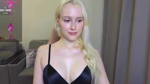 Snapshot of caseylabow chatting on October 12, 2025, 10:47 am My name is Casey... Nice to meet you I will be happy to have funthumbs up please its important online show from October 12, 2025, 10:47 am