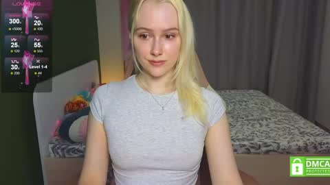 Snapshot of caseylabow chatting on June 6, 2026, 5:34 am My name is Casey... Nice to meet you I will be happy to have funthumbs up please its important online show from June 6, 2026, 5:34 am