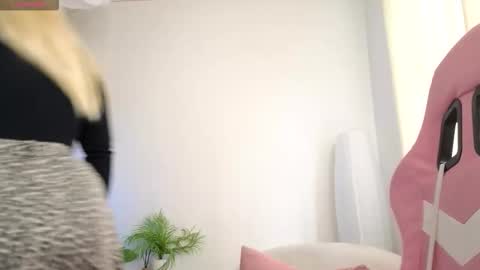 Casey Robbins online show from November 10, 2025, 8:02 am