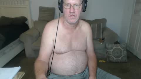 Snapshot of casinocam chatting on February 7, 2025, 6:14 am CasinoCam online show from February 7, 2025, 6:14 am