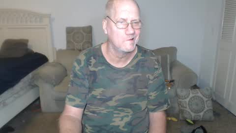 Snapshot of casinocam chatting on February 14, 2025, 11:42 am CasinoCam online show from February 14, 2025, 11:42 am