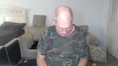Snapshot of casinocam chatting on February 26, 2025, 2:25 pm CasinoCam online show from February 26, 2025, 2:25 pm