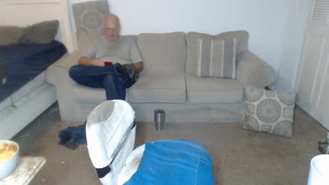 Snapshot of casinocam chatting on March 6, 2025, 6:37 pm CasinoCam online show from March 6, 2025, 6:37 pm