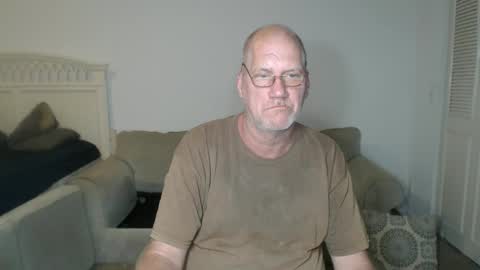 Snapshot of casinocam chatting on March 12, 2025, 3:02 am CasinoCam online show from March 12, 2025, 3:02 am