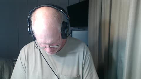 Snapshot of casinocam chatting on September 16, 2025, 2:45 am CasinoCam online show from September 16, 2025, 2:45 am