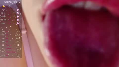 Cassandra online show from October 18, 2025, 1:12 pm