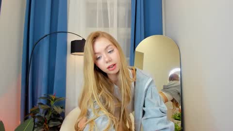 Hello my name is Cassie and my friend Nilo is also here online show from December 21, 2024, 6:30 am