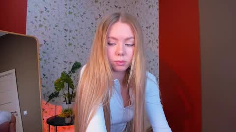 Hello my name is Cassie and my friend Nilo is also here online show from March 5, 2025, 6:54 am
