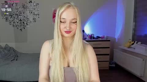 Snapshot of cassie_rosss chatting on February 24, 2025, 11:30 pm Cassie Rosss online show from February 24, 2025, 11:30 pm