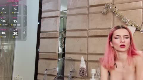 Snapshot of cassiefoxx_ chatting on December 15, 2024, 7:53 pm Cassie online show from December 15, 2024, 7:53 pm