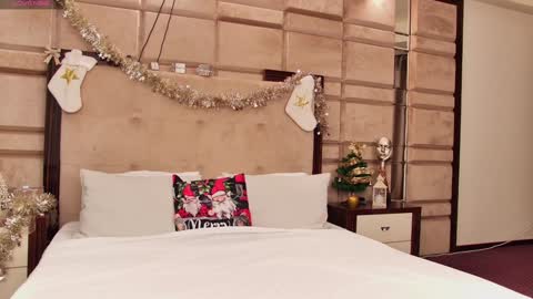 Snapshot of cassiefoxx_ chatting on December 25, 2024, 7:34 pm Cassie online show from December 25, 2024, 7:34 pm