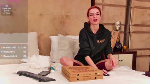 Snapshot of cassiefoxx_ chatting on January 10, 2025, 1:42 am Cassie online show from January 10, 2025, 1:42 am