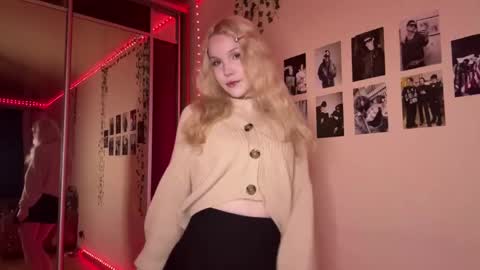 Cassie online show from April 21, 2026, 11:18 pm