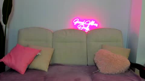 cassy_foxy online show from April 9, 2026, 5:18 am