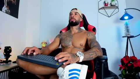 Snapshot of casticatheking chatting on December 20, 2024, 1:47 am Matheo Brown online show from December 20, 2024, 1:47 am