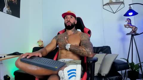 Snapshot of casticatheking chatting on January 22, 2025, 8:38 pm Matheo Brown online show from January 22, 2025, 8:38 pm