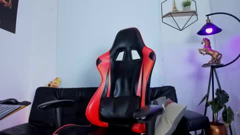 Snapshot of casticatheking chatting on February 11, 2025, 10:07 pm Matheo Brown online show from February 11, 2025, 10:07 pm