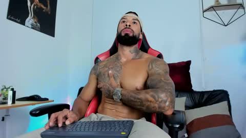Snapshot of casticatheking chatting on March 4, 2025, 8:27 pm Matheo Brown online show from March 4, 2025, 8:27 pm