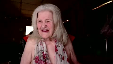 cat online show from September 28, 2025, 3:17 pm