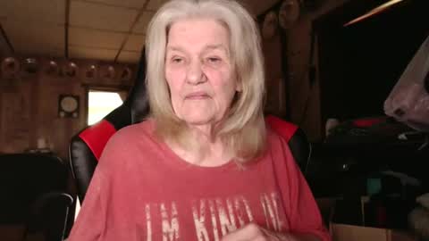 cat online show from September 29, 2025, 4:12 pm