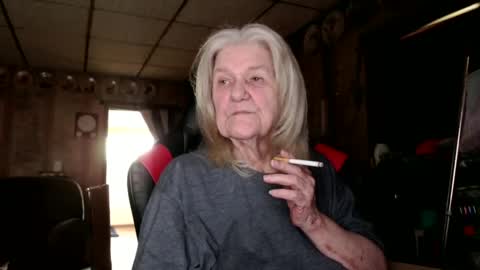 cat online show from October 8, 2025, 5:32 pm