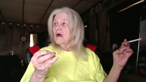 cat online show from October 17, 2025, 3:36 pm