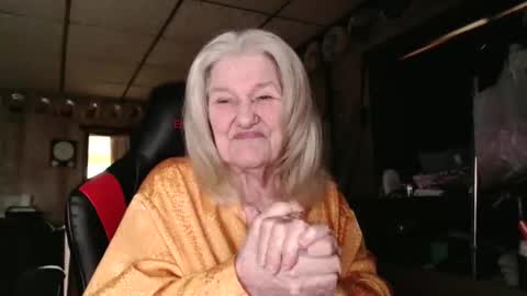 cat online show from October 31, 2025, 4:19 pm