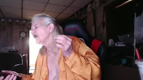 cat online show from November 1, 2025, 5:37 pm