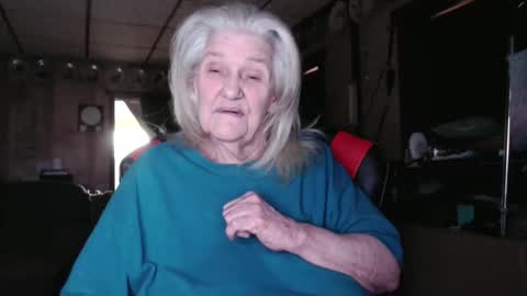 cat online show from November 3, 2025, 6:31 pm