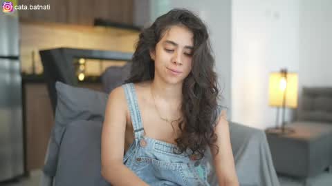 Snapshot of cata_batnati chatting on May 1, 2026, 2:43 pm Catalina online show from May 1, 2026, 2:43 pm