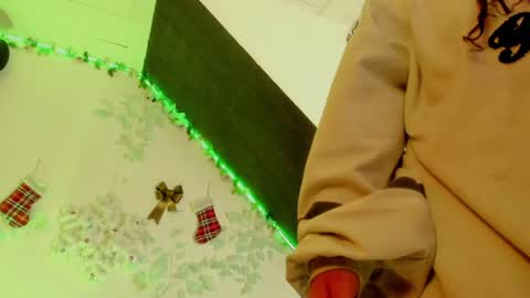 Cata green model independient online show from December 13, 2024, 11:28 pm