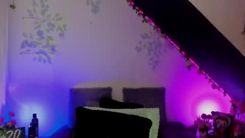 Cata green model independient online show from January 22, 2025, 9:54 pm