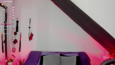 Cata green model independient online show from March 11, 2025, 12:44 am