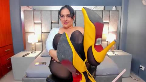 Snapshot of cata_joness chatting on September 9, 2025, 4:45 am Cata Joness My schedule 2200 - 0500 GMT -5 online show from September 9, 2025, 4:45 am